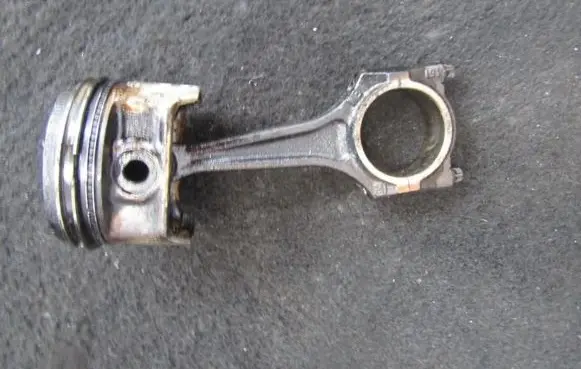 Opel Astra F Piston with connecting rod