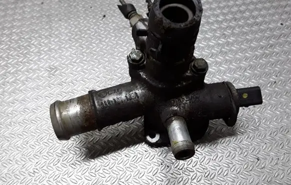 Audi A3 S3 8L Engine coolant pipe/hose 038121133A
