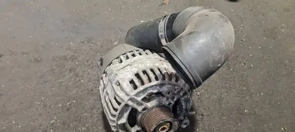 BMW 7 E38 Generator/alternator 0123515023