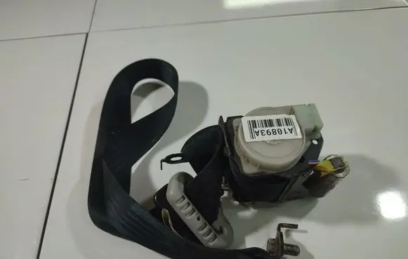 Mazda 5 Rear seatbelt 0090837