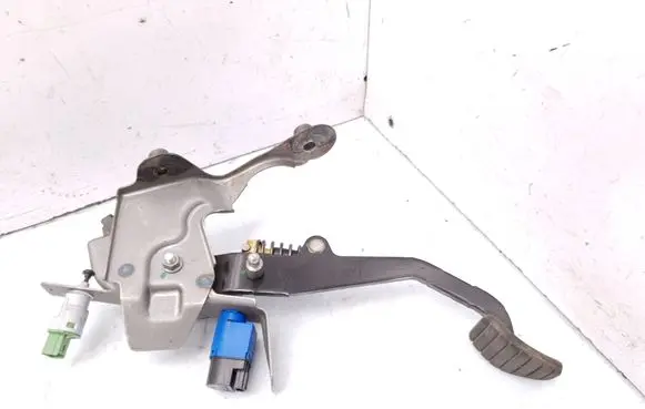 Renault Clio IV Clutch pedal 465033591R 253256730R