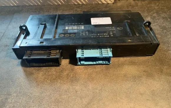 BMW 3 E90 E91 Central body control module 9177981