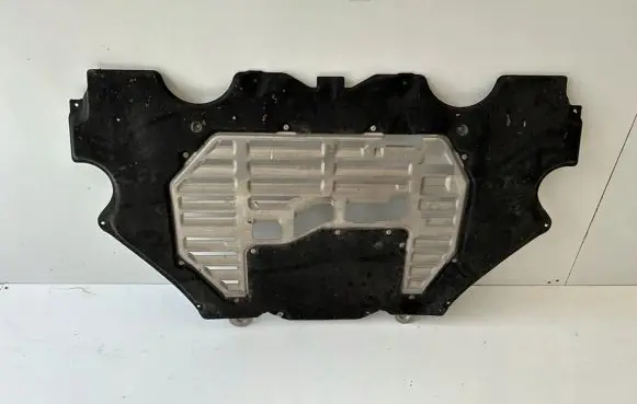 Porsche Cayman 982 Engine splash shield/under tray 982825253A