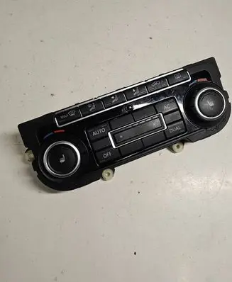 Volkswagen Golf VI Climate control unit 5K0907044AK 5HB00974621 SW0303
