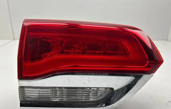 Jeep Grand Cherokee Tailgate rear/tail lights HTCH03300 P68110047AB 47AB041113