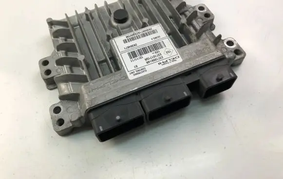 Renault Megane III Engine control unit/module ECU 237100914R 237101715R