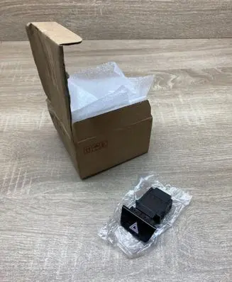 Hyundai Tucson IV NX4 Hazard light switch 93790N7000 UAYQH