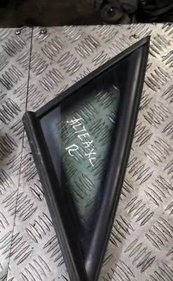 Seat Altea XL Front door vent window glass four-door 