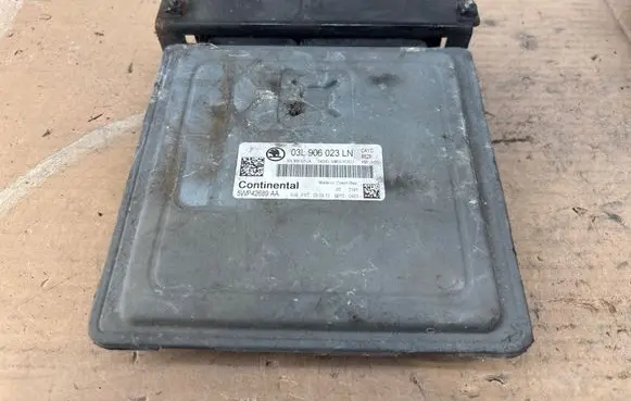 Skoda Roomster (5J) Engine control unit/module 03L906023LN 03L906023LK 5WP42689AA