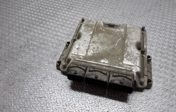Renault Laguna I Engine control unit/module 0281001997 28FM0230