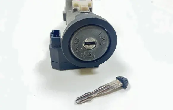 Nissan Almera Tino Ignition lock 28590C9902