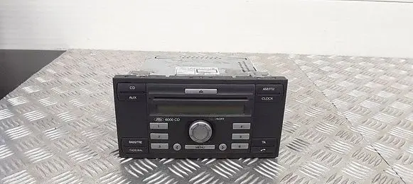 Radio/CD/DVD/GPS head unit