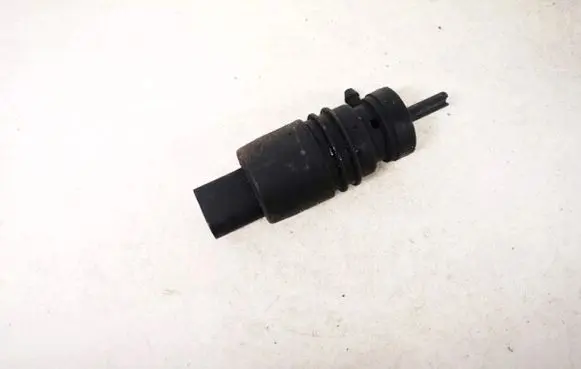 BMW 5 E39 Windscreen/windshield washer pump