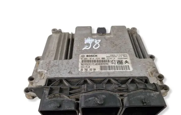 Peugeot 308 Engine control unit/module 9678818280 0281018228