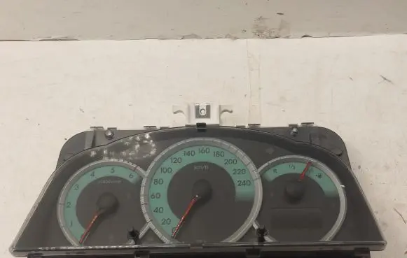 Toyota Corolla Verso AR10 Speedometer (instrument cluster) 838000F092 MB2574303100