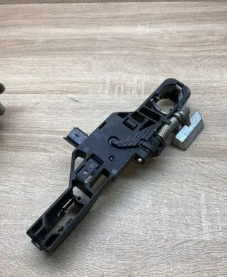 Renault Laguna II Front door exterior handle/bracket 8200008430