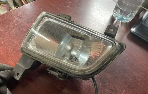 Nissan X-Trail T30 Front fog light F014001048