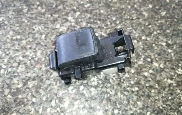 Toyota Yaris Electric window control switch