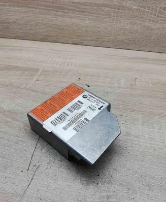 BMW 5 E39 Airbag control unit/module 8372521