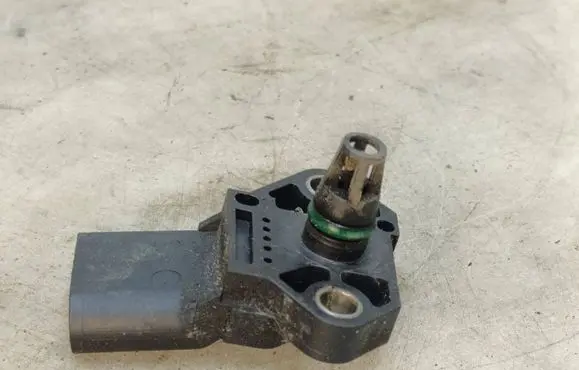 Audi A4 S4 B6 8E 8H Air pressure sensor 0281002401 038906051C 090526T1331A