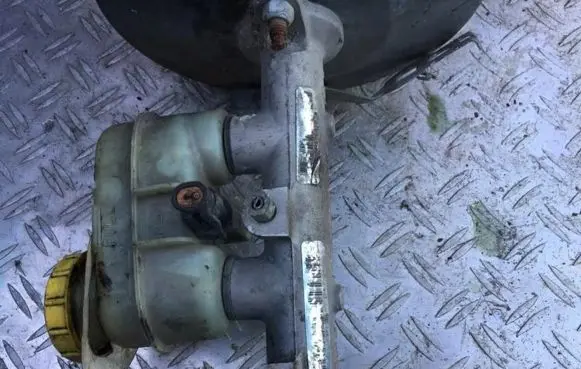 Master brake cylinder