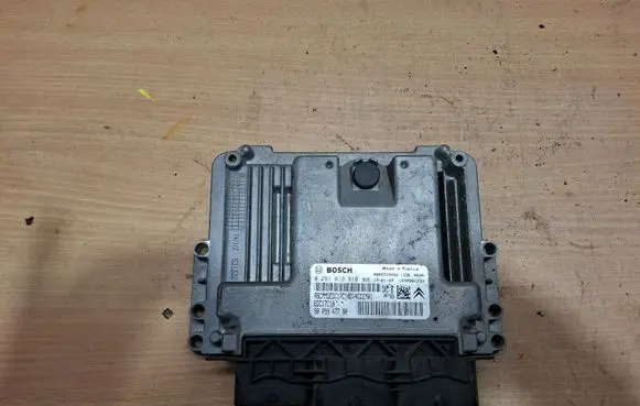 Citroen C3 Engine control unit/module 9805947780