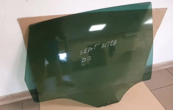 Seat Altea XL Rear door window glass