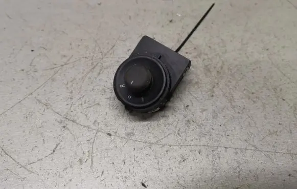 Opel Astra J Wing mirror switch 13271827