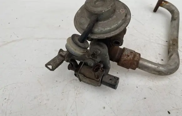 Toyota Corolla E110 EGR valve 2562064200