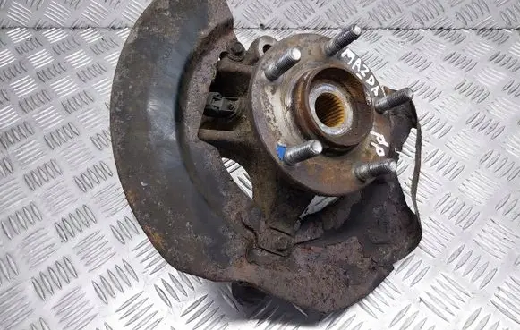 Mazda 3 I Stub axle 