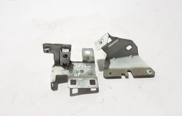 Opel Vivaro Fender mounting bracket 165527993R