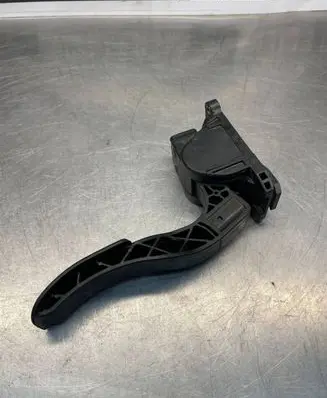 Mercedes-Benz Sprinter W906 Accelerator throttle pedal A9063000304 0280755025