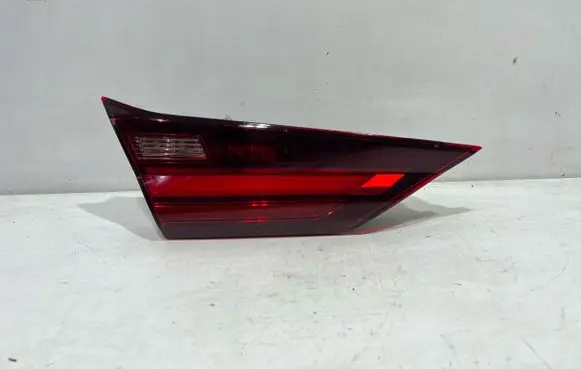 BMW 1 F40 Tailgate rear/tail lights 647751