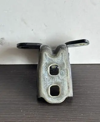 Opel Astra K Rear door upper hinge A048057