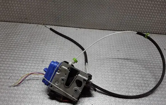 Audi A8 S8 D2 4D Rear door lock 4D0839015D