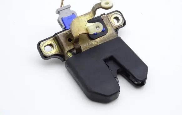Audi A6 S6 C5 4B Tailgate/trunk/boot lock/catch/latch 4B5827505D