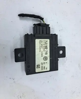 Volkswagen Touareg I Alarm control unit/module 7L0907719