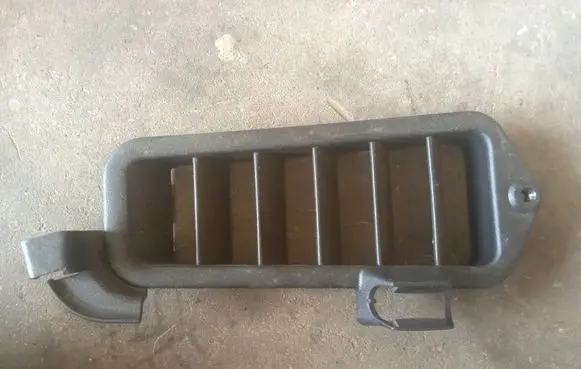 Peugeot 106 Dash center air vent grill 9610029580