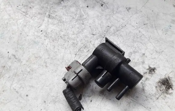 Chrysler Voyager Vacuum valve 