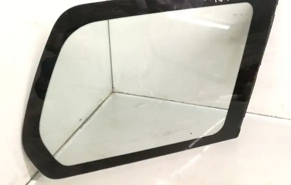 Mitsubishi Space Wagon Rear side window AS2