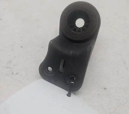 Radiator mount bracket