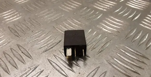 Audi A4 S4 B7 8E 8H Other relay 8Z0951253