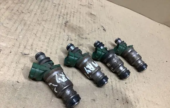 Toyota Camry Fuel injectors set 2325074100