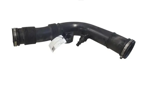 Volvo V60 Turbo air intake inlet pipe/hose 31657341