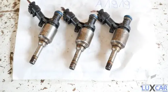 Volkswagen Scirocco Fuel injector 06H906036F
