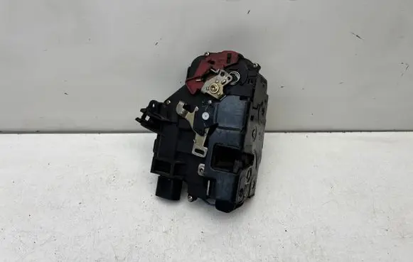 Audi A2 Front door lock 8Z1837016C