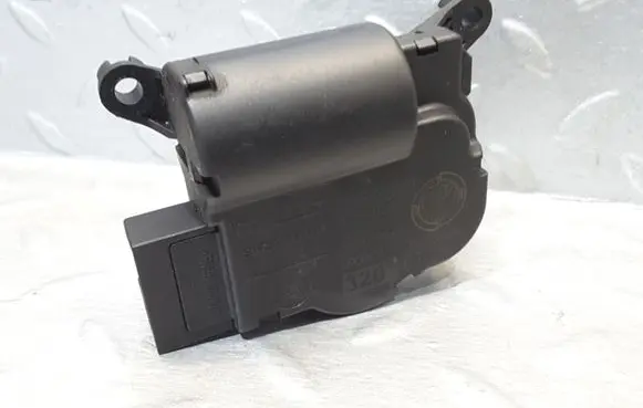 Fiat Grande Punto Air flap motor/actuator A21101200