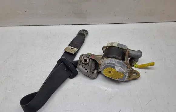 Toyota RAV 4 (XA20) Front seatbelt 7L8040P