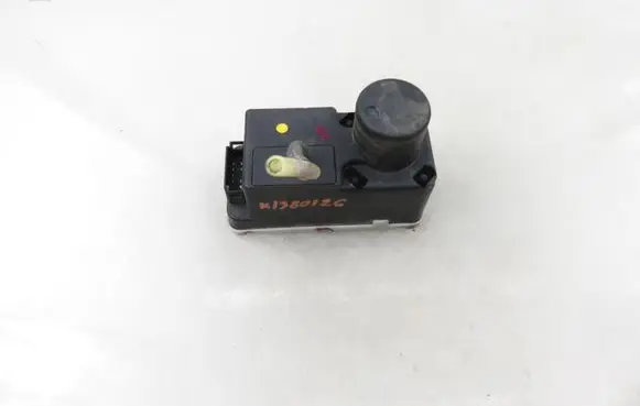 Volkswagen Polo III 6N 6N2 6NF Central locking vacuum pump 1H0962257B