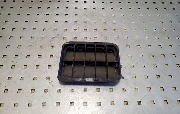 Peugeot 208 I Quarter panel pressure vent 9675506980